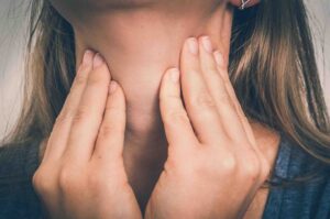 symptoms of thyroid in female in tamil